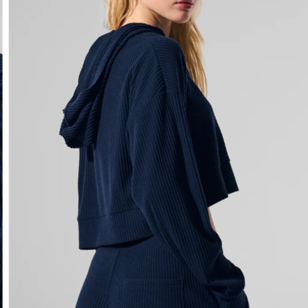 ALO Yoga Muse Hoodie - Picture 6 of 7
